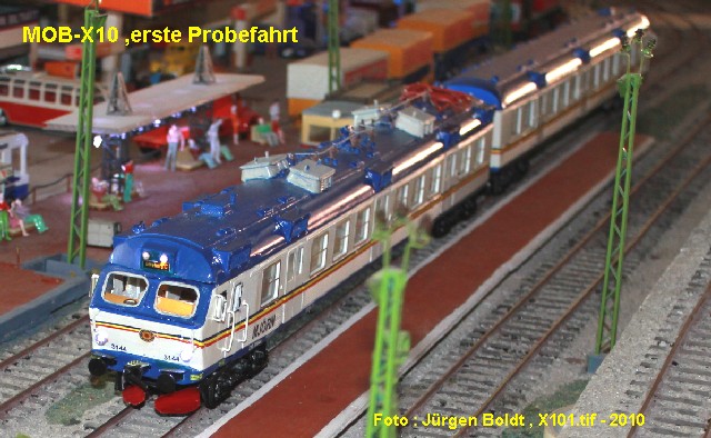 Triebwagen der MOB X101